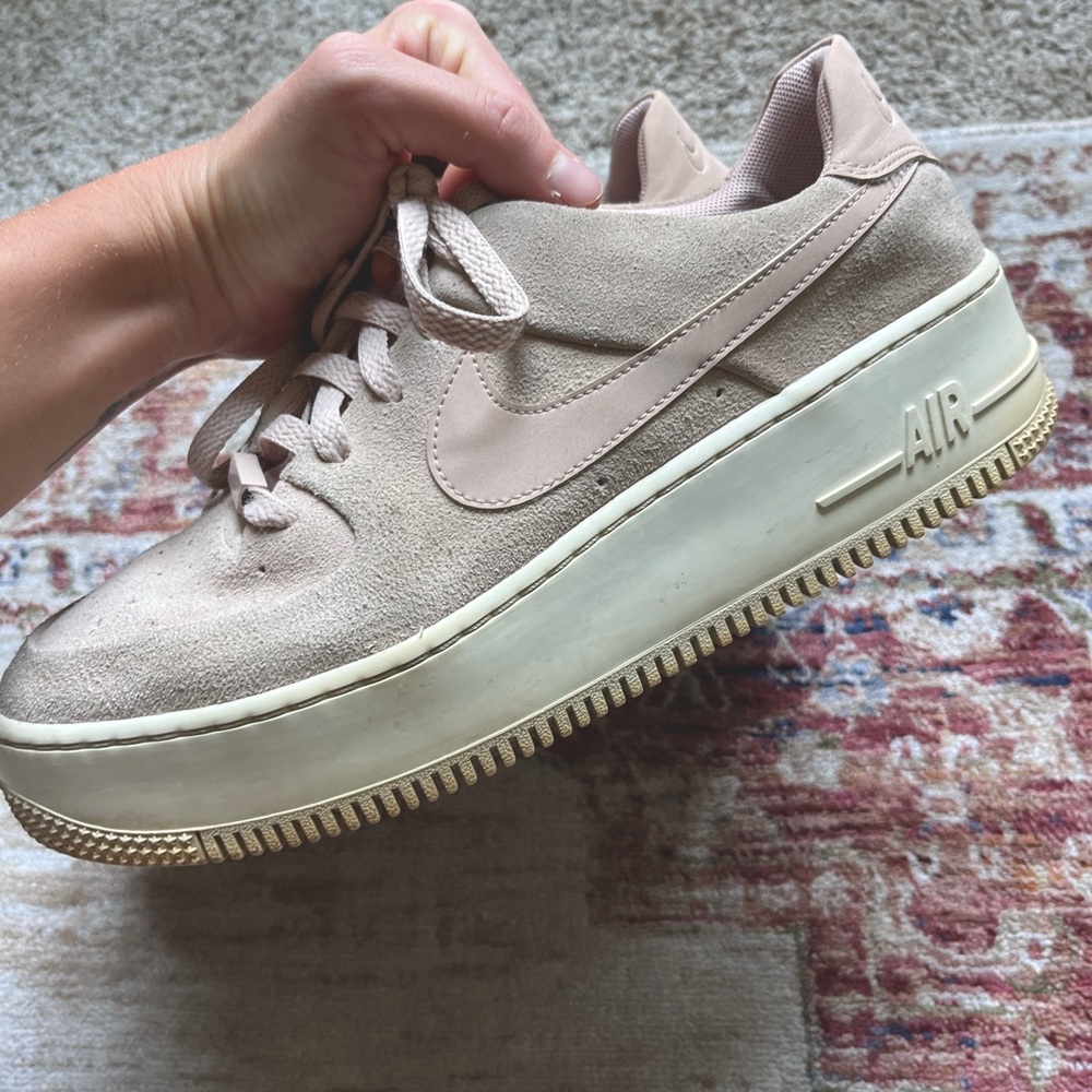 Nike Air Force 1 Sage Low | Platform AF1 Light Pink Suede